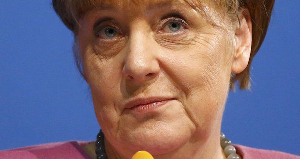 „Tvrdý úder,“ konstatovala Merkelová po osahávání Němek uprchlíky o Silvestru