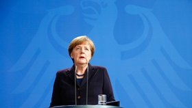 Německá kancléřka Angela Merkel: Smutek nad oběťmi havárie letounu Airbus A320