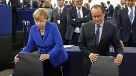 Německá kancléřka Angela Merkelová a francouzský prezident François Hollande v europarlamentu