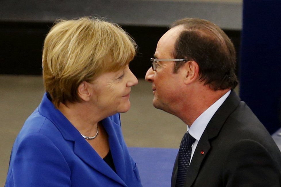 Německá kancléřka Angela Merkel a francouzský prezident François Hollande v europarlamentu