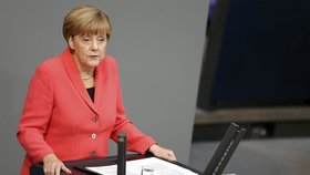 Angela Merkel vystoupila s proslovem o uprchlické krizi před německými poslanci