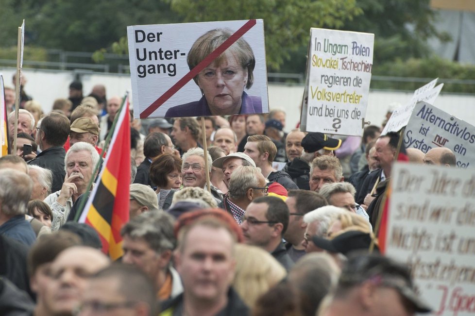 Protest Pegidy v Drážďanech proti Angele Merkelové