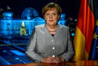 Merkelová přiznala zklamání, Macron zmínil „lekci roku“ a Putin velí k jednotě