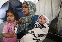 Uprchlíci mají problém: Německo jim nechce uznat nezletilé manželky