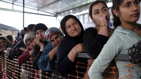 Pokud Turecku EU nedá slíbený bezvízový styk, je prý možné, že v létě přestanou držet uprchlíky na hranicích.