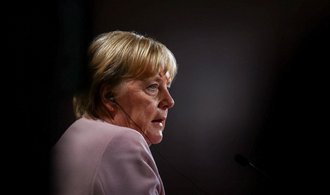 Petr Fischer: Merkelová jako nový Chamberlain. Německá důchodkyně rozjímá o umění získat čas