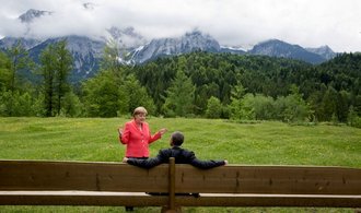 Jak v Bavorsku lídři G7 natáčejí planetární reklamu na holistickou politiku