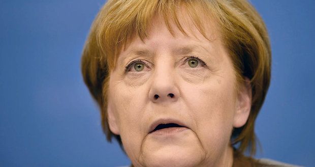 Merkelová si může oddychnout: Bavoři počkají s žalobou,  kvůli „pravicové lůze“?