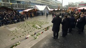Rok poté: Berlín odhalil památník obětem teroristického útoku.