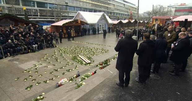 Německem opět hýbe nenávist vůči Židům? Útočníci napadli muže v jarmulkách