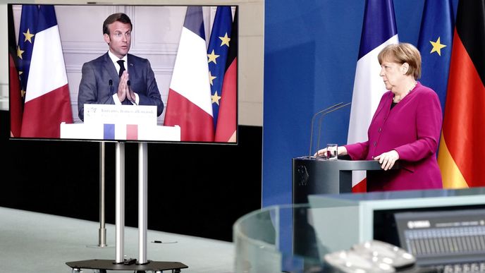 Německá kancléřka Angela Merkelová a francouzský prezident Emmanuel Macron na tiskové konferenci po společném jednání