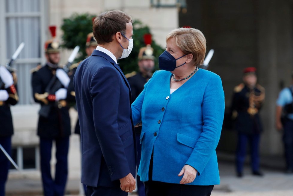 Německá kancléřka Angela Merkelová před poslední večeří s francouzským prezidentem Emmanuelem Macronem (16.9.2021).