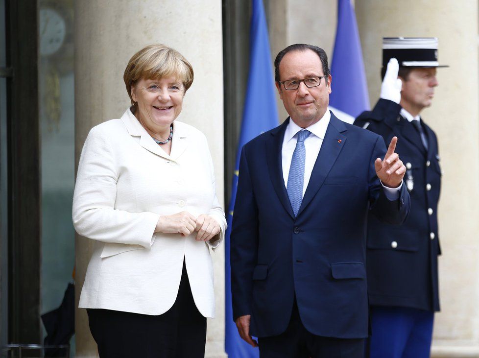 Německá kancléřka Angela Merkelová navštívila v Elysejském paláci Francoise Hollandea.
