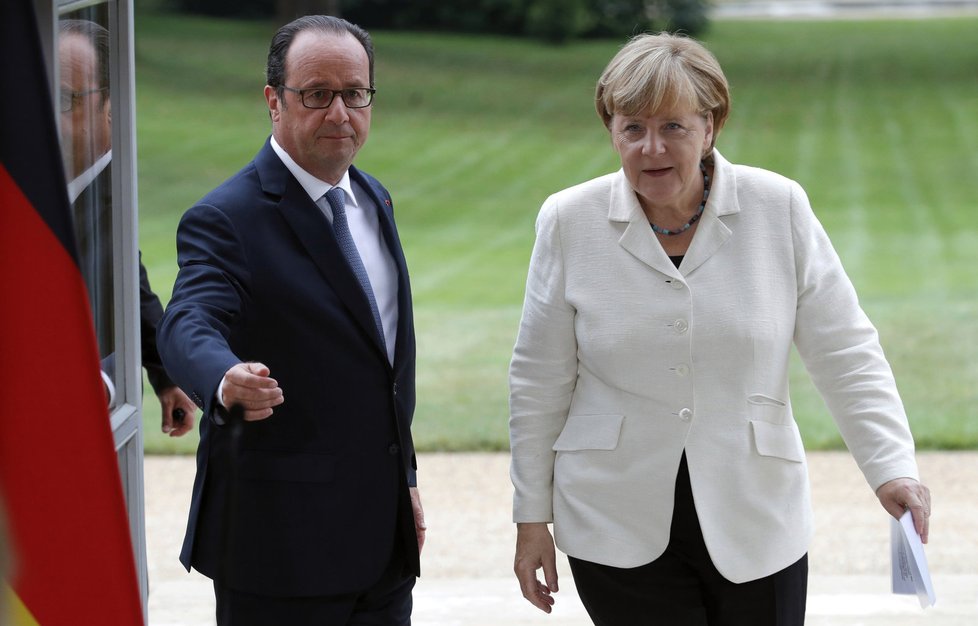 Německá kancléřka Angela Merkelová navštívila v Elysejském paláci Francoise Hollandea.