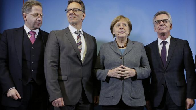 Angela Merkelová, Hans-Georg Maassen,Holger Muench,  Thomas de Maiziere,