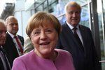 Německá kancléřka Angela Merkelová před schůzkou její CDU se sesterskou CSU