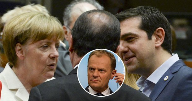 Angela Merkelová a Tsipras se nemohli dohodnout. Na pokraji krachu zachránil situaci Donald Tusk. (uprostřed)