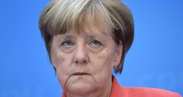 „Nebudem hrát divalo.“ Merkelovou kvůli uprchlíkům nepozvali na sjezd CSU