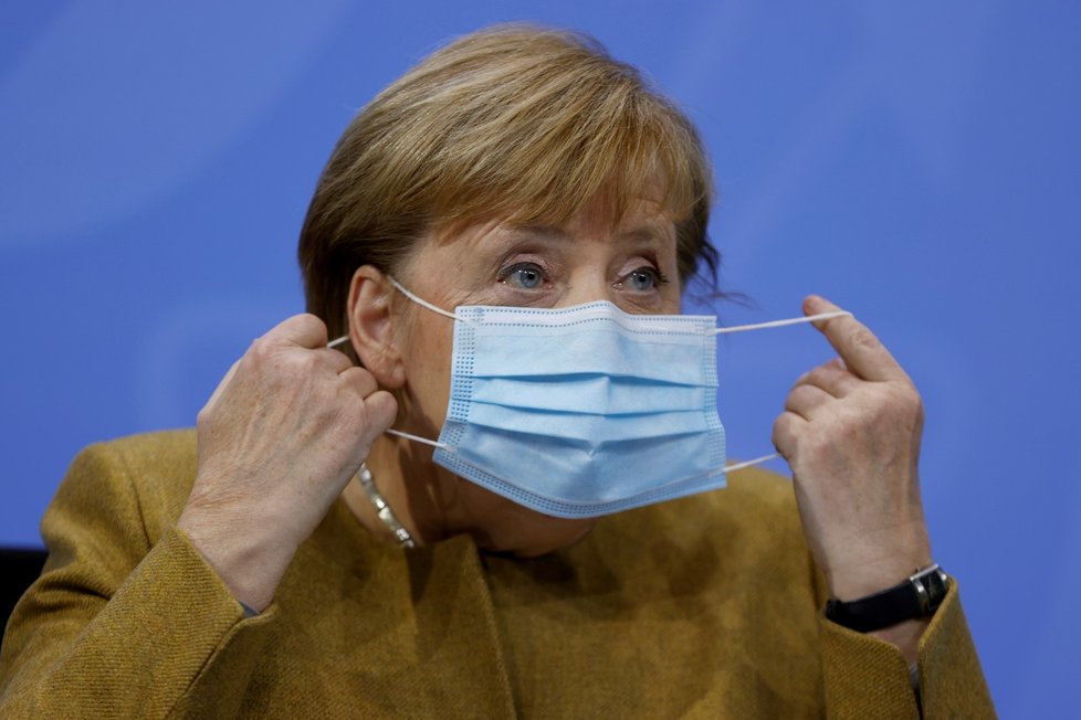 Německá kancléřka Angela Merkelová s rouškou (26. 11. 2020)