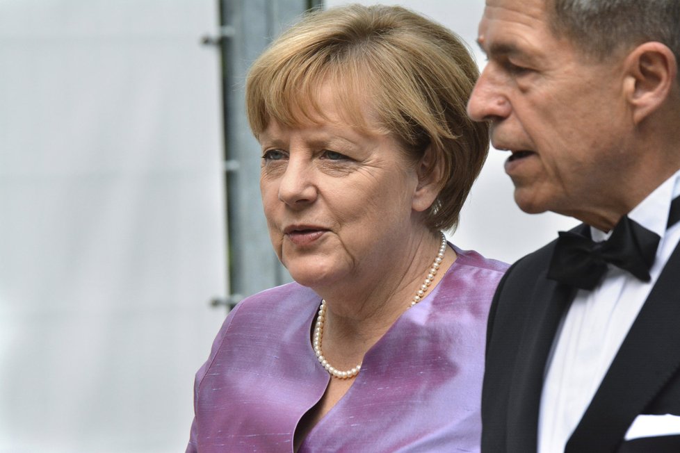 Angela Merkelová s manželem Joachimem Sauerem navštívila Bayreuth Festival a Wagnerovu operu Tristan a Isolda.