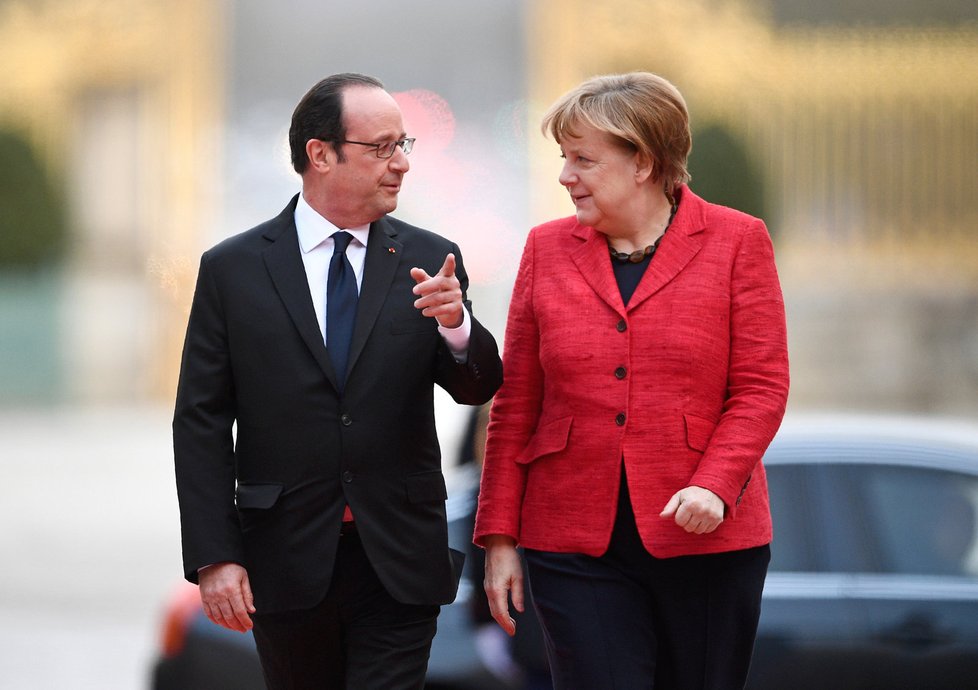 Francois Hollande a Angela Merkelová: Odzvonilo tomuto evropskému tandemu? 