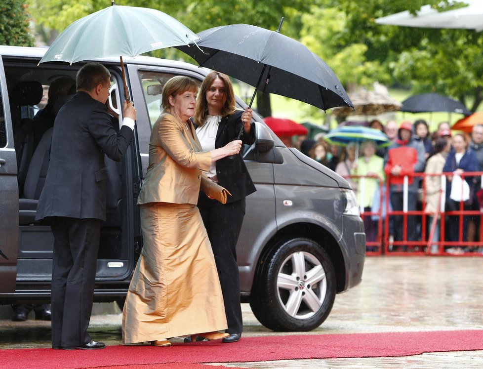 Německá kancléřka Angela Merkelová s manželem Joachimem Sauerem vyrazili v Norimberku na operu.