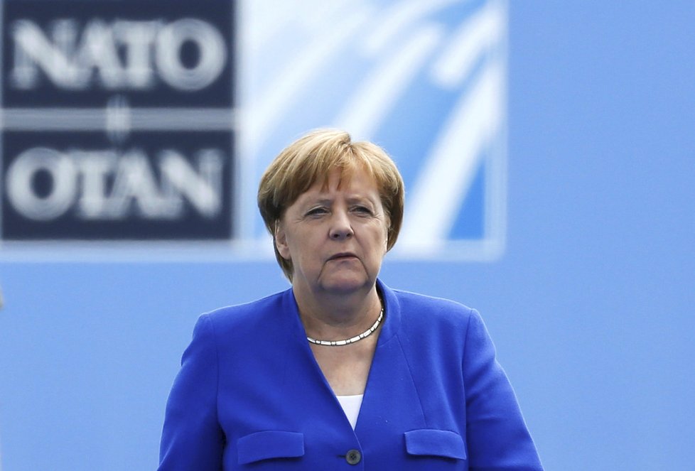 Angela Merkelová před summitem NATO v Bruselu