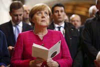 Spory o migranty komplikují Merkelové život. Věří ale, že budou Němci dál žít dobře