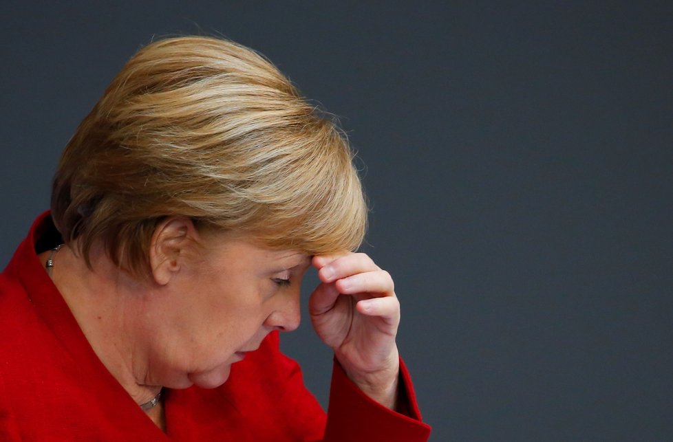 Německou kancléřku Merkelovou grilovali v Bundestagu kvůli Afghánistánu (25.8.2021)