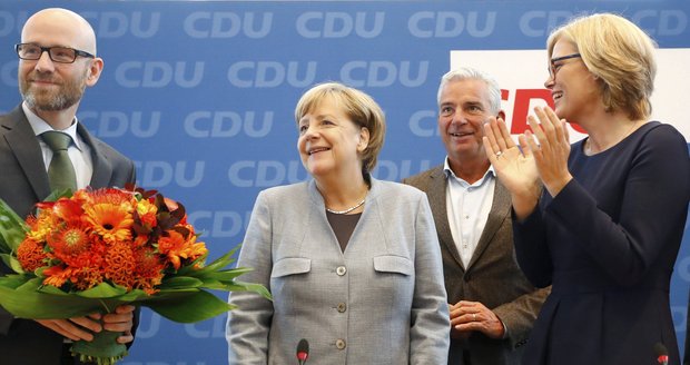 Merkelová konečně na rovinu: O koalici chci jednat se Zelenými a Svobodnými
