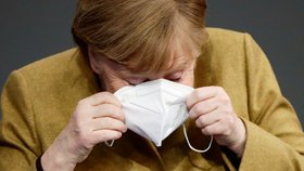 Německá kancléřka Angela Merkelová při projevu v německém parlamentu (11.2.2021)