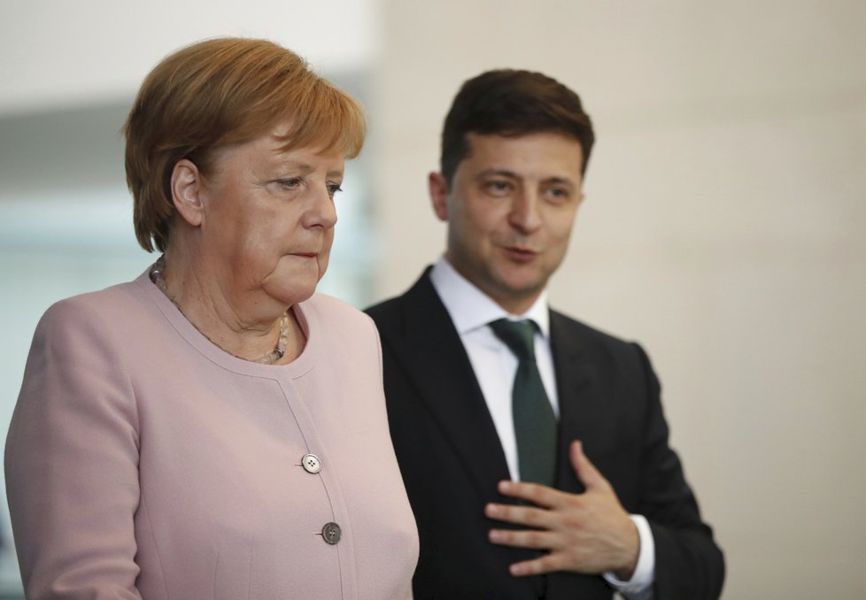 Německá kancléřka Angela Merkelová a ukrajinský prezident Volodymyr Zelenskyj