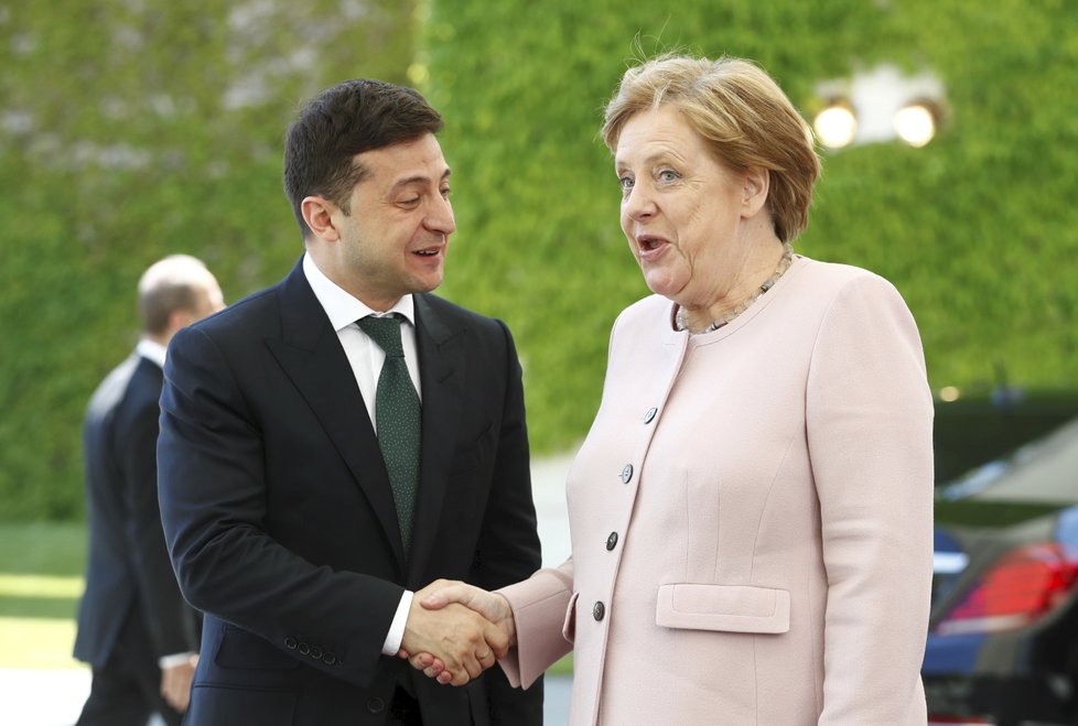 Německá kancléřka Angela Merkelová a ukrajinský prezident Volodymyr Zelenskyj