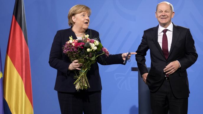 Merkelovat a scholzovat, říká se teď v Německu.