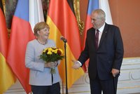 Zeman poslal Merkelové telegram. Co mu k narozeninám popřál čínský prezident?