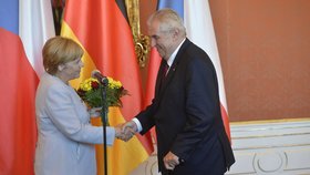 Angela Merkelová a prezident Miloš Zeman na Pražském hradě