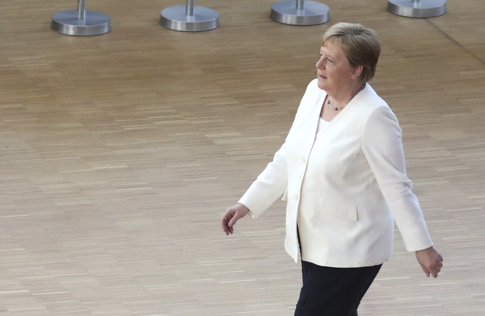 Německá kancléřka Angela Merkelová při příchodu na summit EU v Bruselu (30.6.2019)