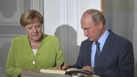 „Snažila jsem se černým scénářům zabránit.“ Merkelová promluvila o válce na Ukrajině, výčitky nemá