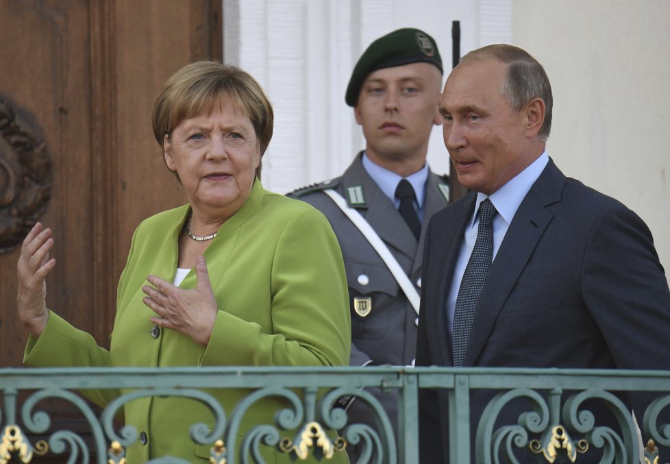 Angela Merkelová přijala Vladimira Putina na zámku Meseberg (18. 8. 2018).