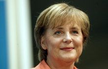 Německá kancléřka na pranýři českých stylistů: Šaty dělaj Merkel(ovou)a!?