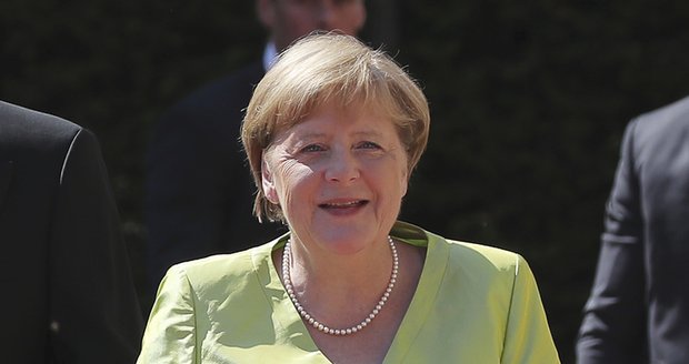 Merkelová chce domluvit Johnsonovi kvůli brexitu. Měl by být „spořádanější“