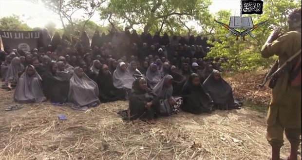 Teroristé Boko Haram unesli v Nigérii školačky.