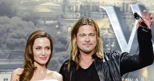 Angelina Jolie přebrala Brada Pitta své kolegyni Jennifer Anniston. 