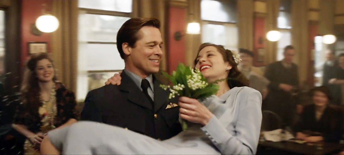 Některé scény Brada a Marion ve filmu Spojenci jsou hodně odvážné, herec se jí prý dvořil i mimo kamery.