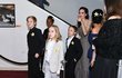 Angelina Jolie s dětmi na premiéře filmu First They Killed My Father
