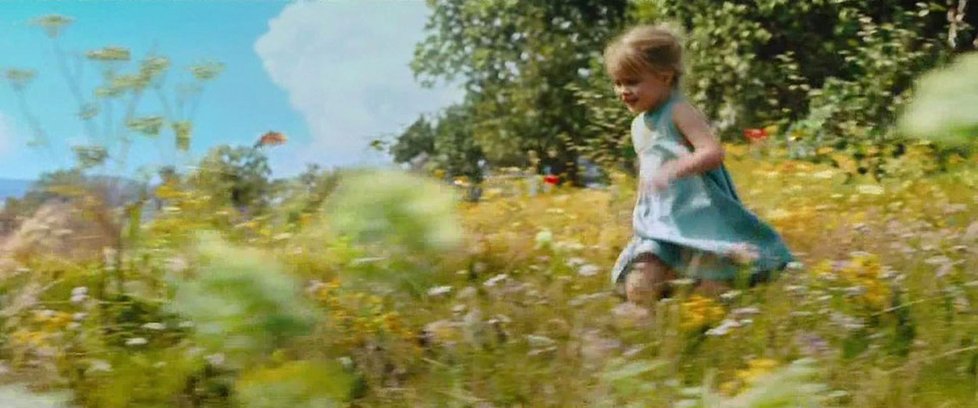Vivienne Marcheline Jolie-Pitt ve filmu Zloba coby malá princeznička Aurora