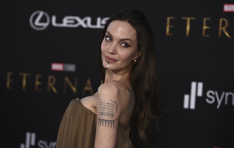 Angelina Jolie