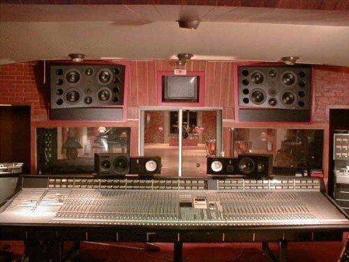 V zámku je i nahrávací studio