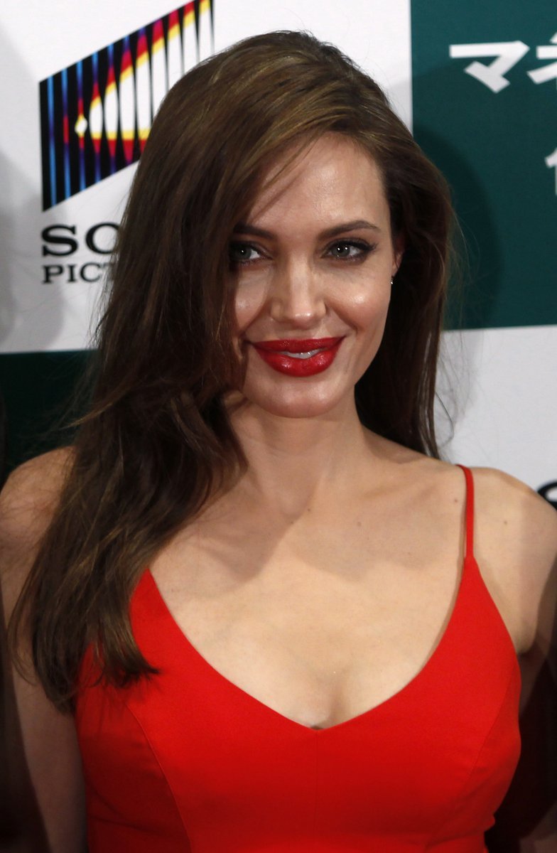 Angelina Jolie je nádherná žena