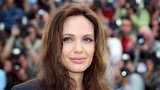 Angelina Jolie neuvaří dětem ani kaši 